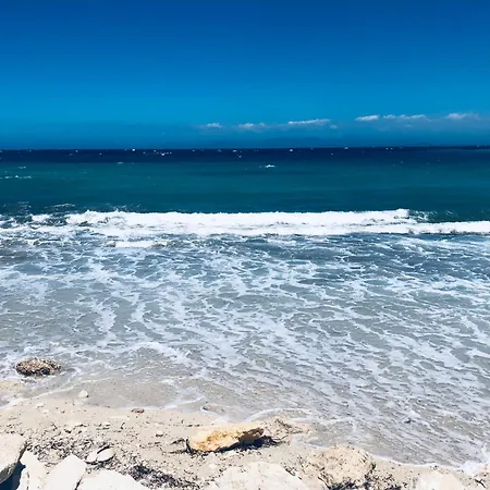 Eucalyptus -- Agios Ioannis Beachfront Appartement *