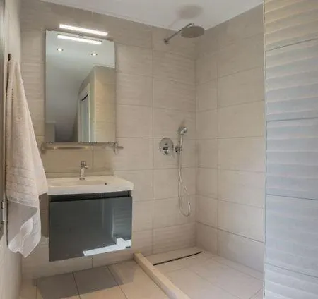 Eucalyptus 2019 Beachfront * 圣爱奥尼斯米科