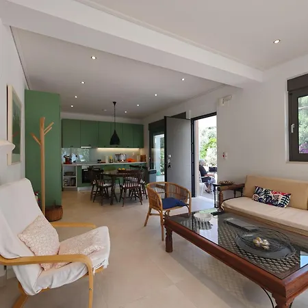 Eucalyptus 2019 Beachfront * Agios Ioannis (Lefkada)